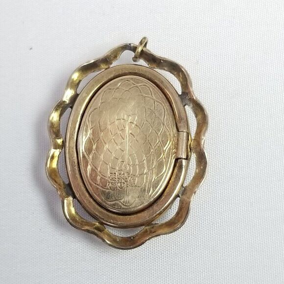 Vintage Sterling Silver Gold Filled Locket Pendant, Leaf Design, Mother of Pearl - Picture 3 of 8